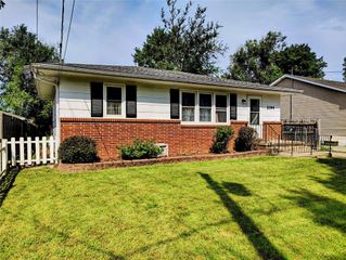 2104 E 41st Street, Des Moines, IA 50317