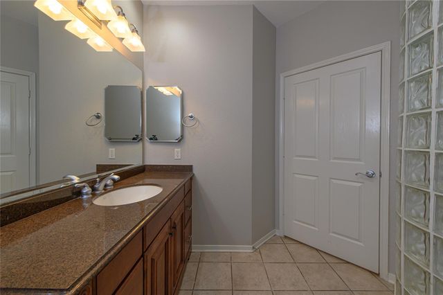 58 S Plum Crest Circle, Spring, TX 77382