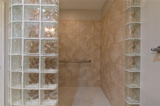 58 S Plum Crest Circle, Spring, TX 77382