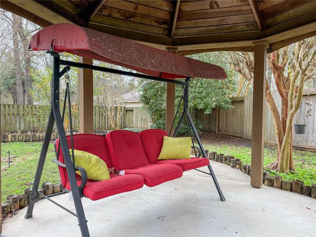 58 S Plum Crest Circle, Spring, TX 77382