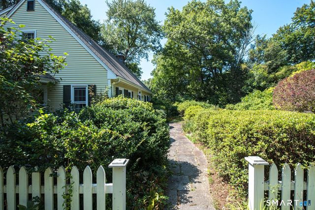 85 Dean Road, East Lyme, CT 06333