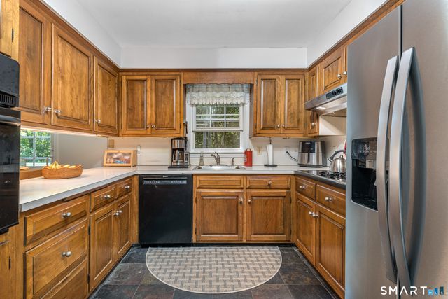 85 Dean Road, East Lyme, CT 06333