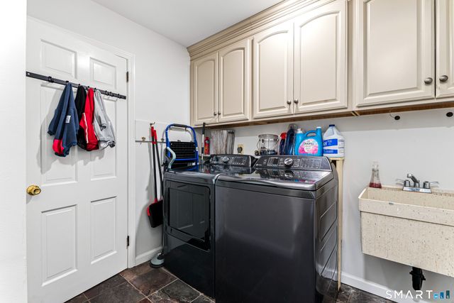 85 Dean Road, East Lyme, CT 06333