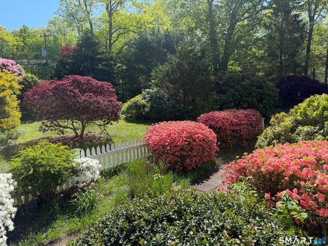 85 Dean Road, East Lyme, CT 06333