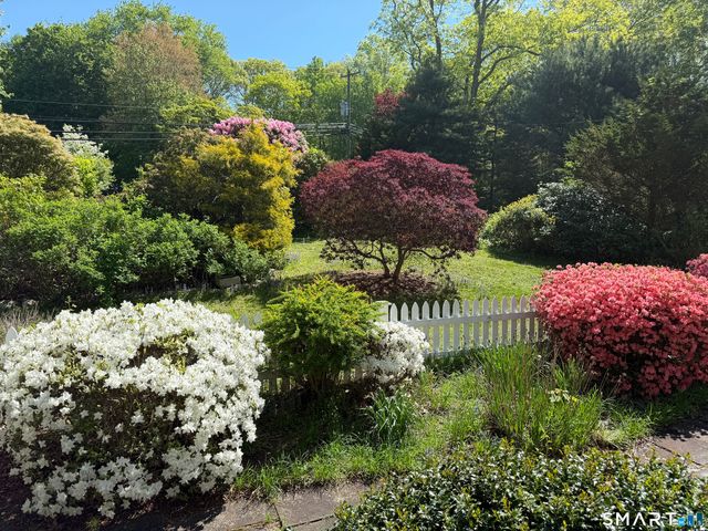 85 Dean Road, East Lyme, CT 06333