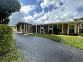11911 NW 14th Ct, Pembroke Pines, FL 33026