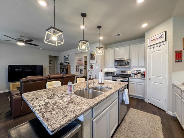 19115 Shoreside Terrace Drive, Manvel, TX 77578