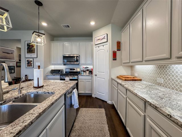 19115 Shoreside Terrace Drive, Manvel, TX 77578