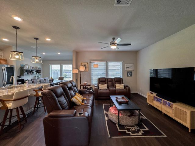 19115 Shoreside Terrace Drive, Manvel, TX 77578