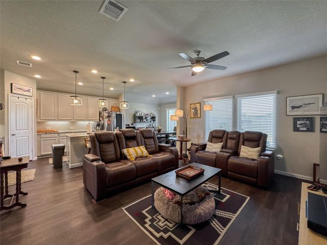 19115 Shoreside Terrace Drive, Manvel, TX 77578