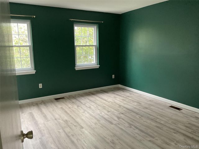 276 Temple Hill Road 303, New Windsor, NY 12553