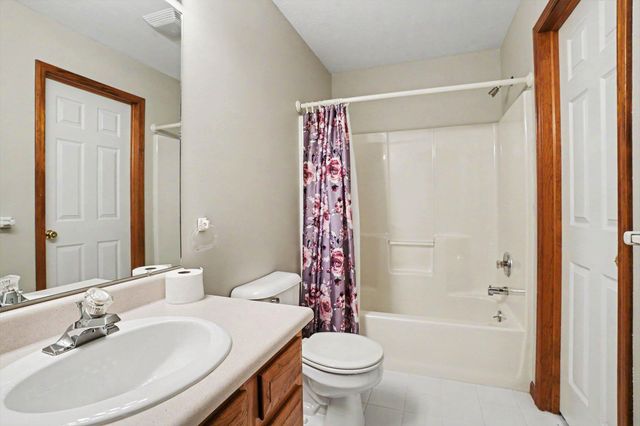 1498 Estero Drive, Portage City, MI 49002