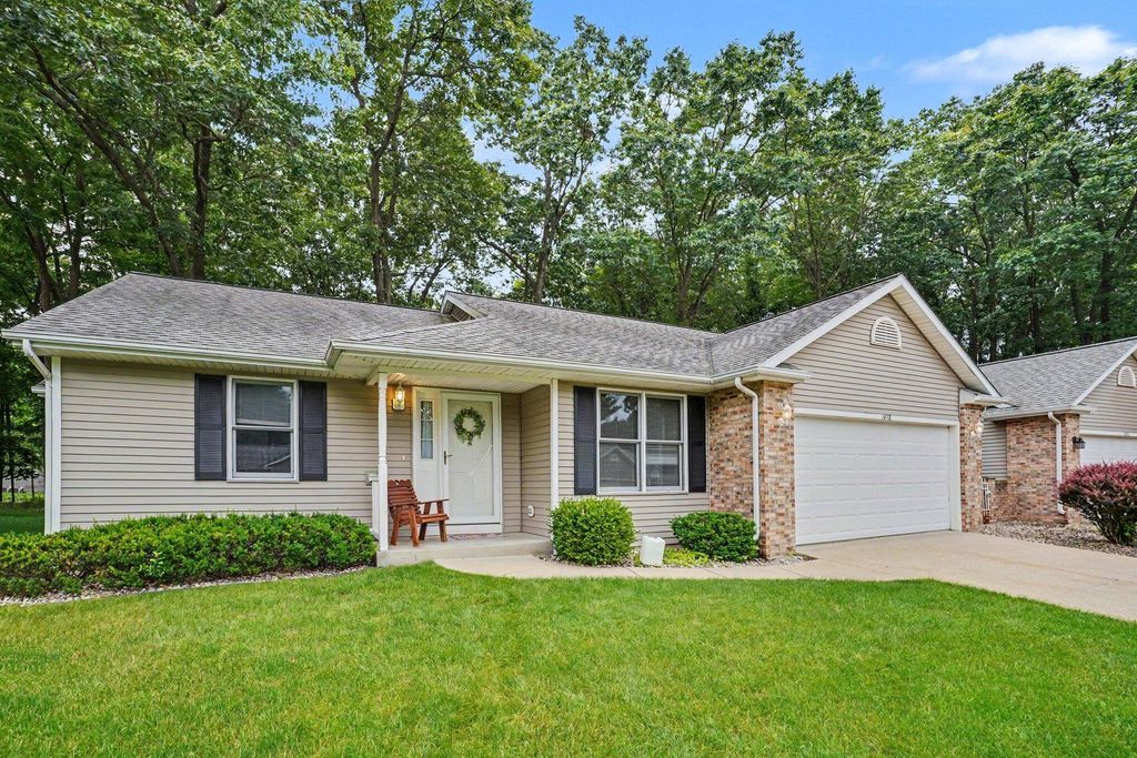 1498 Estero Drive, Portage City, MI 49002