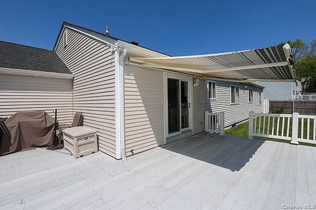 11 Winterberry Drive, Middle Island, NY 11953