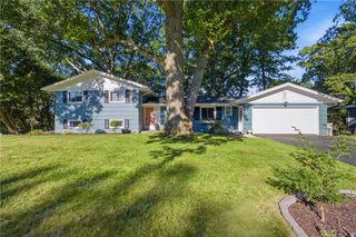 27 Kimberly Road, Pittsford, NY 14534