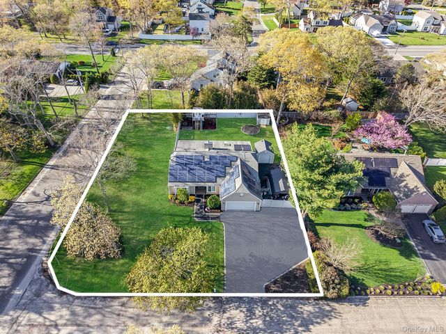19 Ascot Place, Coram, NY 11727