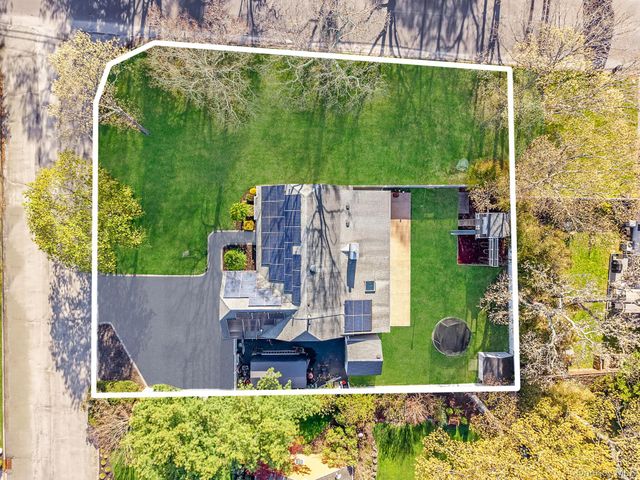 19 Ascot Place, Coram, NY 11727