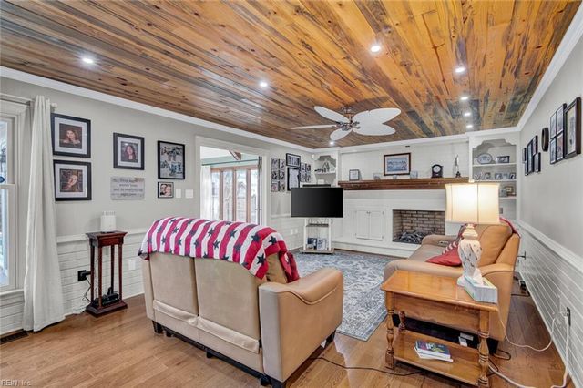 621 Wickwood DR, Chesapeake, VA 23322