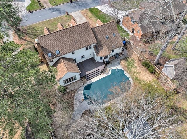 621 Wickwood DR, Chesapeake, VA 23322