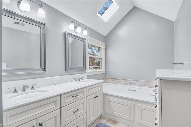 621 Wickwood DR, Chesapeake, VA 23322