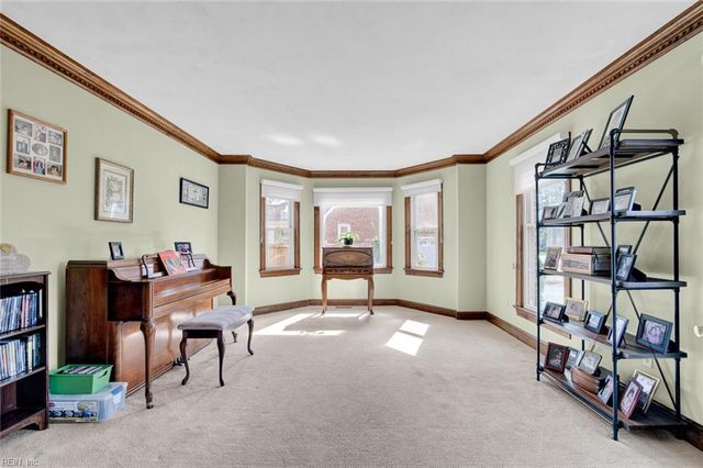 621 Wickwood DR, Chesapeake, VA 23322