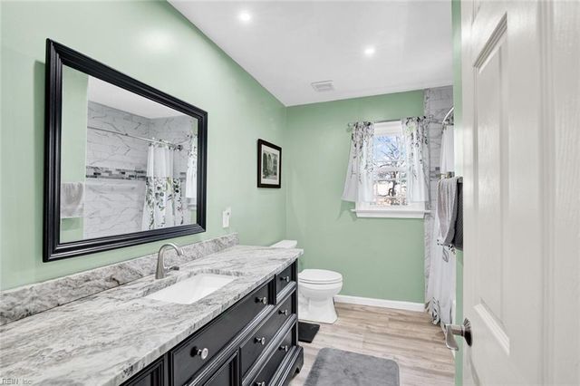 621 Wickwood DR, Chesapeake, VA 23322