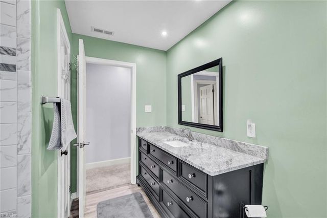 621 Wickwood DR, Chesapeake, VA 23322