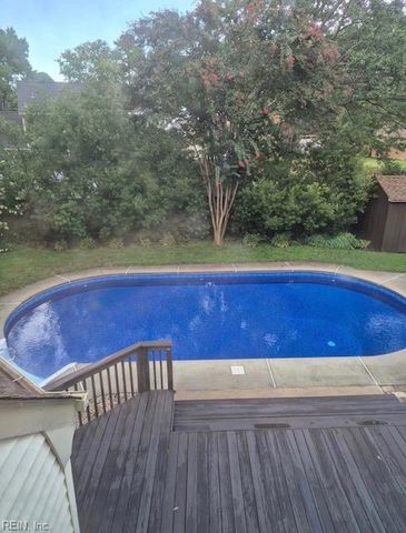 621 Wickwood DR, Chesapeake, VA 23322