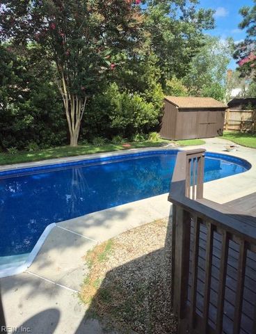 621 Wickwood DR, Chesapeake, VA 23322