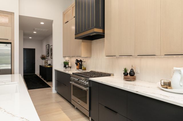 874 E Kenmare Court, Nixa, MO 65714