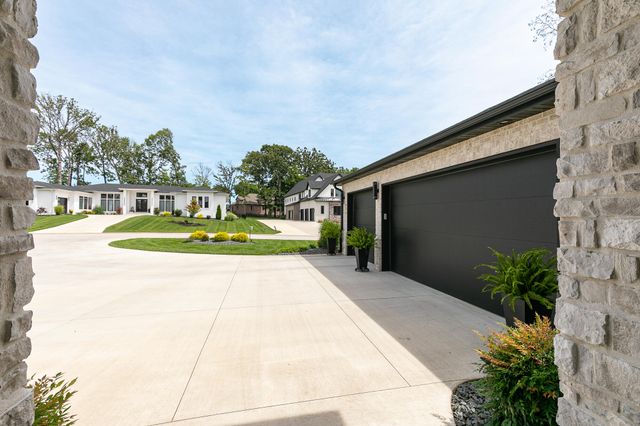 874 E Kenmare Court, Nixa, MO 65714