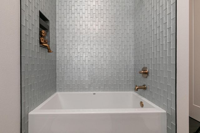 874 E Kenmare Court, Nixa, MO 65714