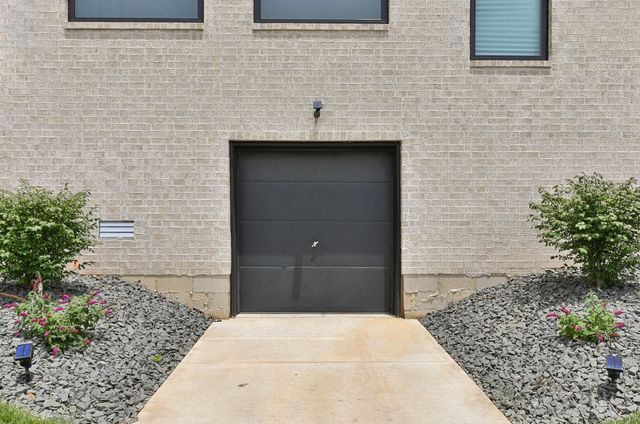 874 E Kenmare Court, Nixa, MO 65714