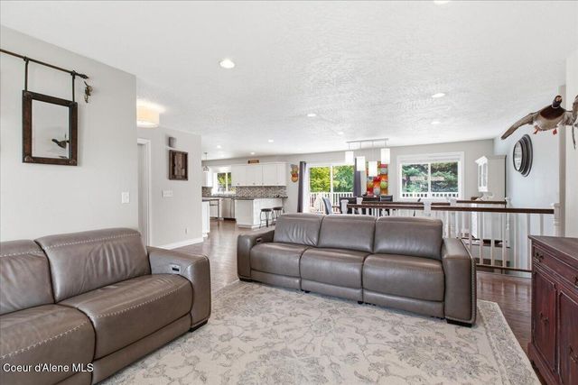 9184 N Finucane DR, Hayden, ID 83835