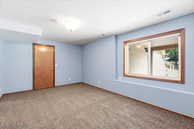 9184 N Finucane DR, Hayden, ID 83835