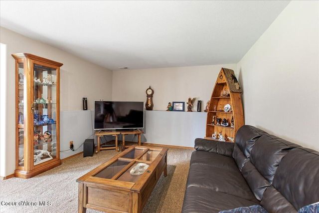 9184 N Finucane DR, Hayden, ID 83835