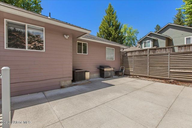 9184 N Finucane DR, Hayden, ID 83835
