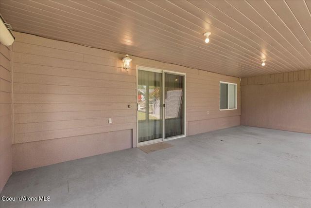 9184 N Finucane DR, Hayden, ID 83835