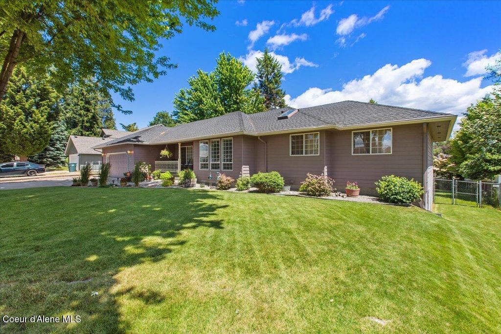 9184 N Finucane DR, Hayden, ID 83835 photo 1