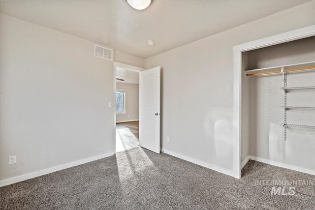 3636 S Wood River Ave, Nampa, ID 83686