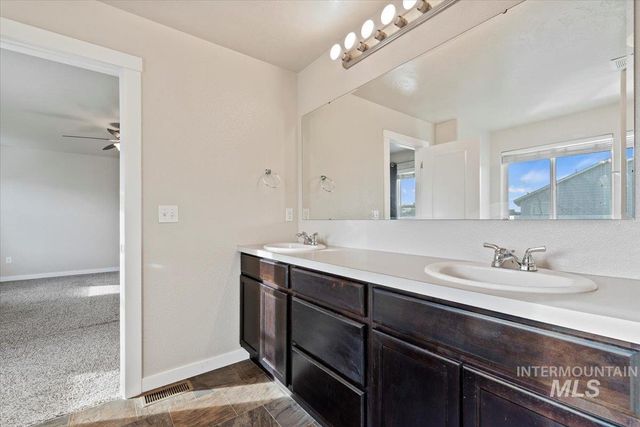 3636 S Wood River Ave, Nampa, ID 83686