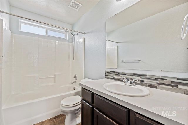 3636 S Wood River Ave, Nampa, ID 83686