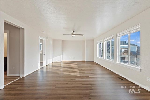 3636 S Wood River Ave, Nampa, ID 83686