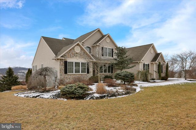 128 ROBBY DR, Leesport, PA 19533