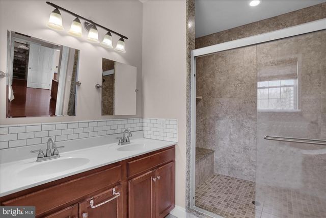 128 ROBBY DR, Leesport, PA 19533