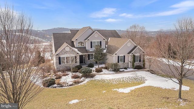128 ROBBY DR, Leesport, PA 19533