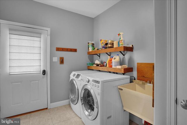 128 ROBBY DR, Leesport, PA 19533