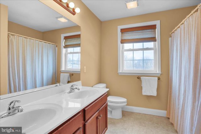 128 ROBBY DR, Leesport, PA 19533