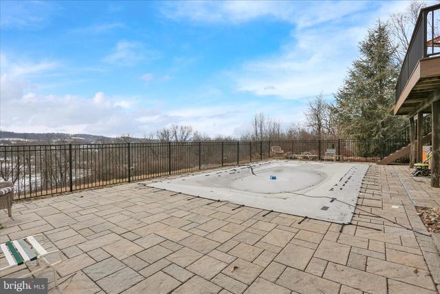 128 ROBBY DR, Leesport, PA 19533