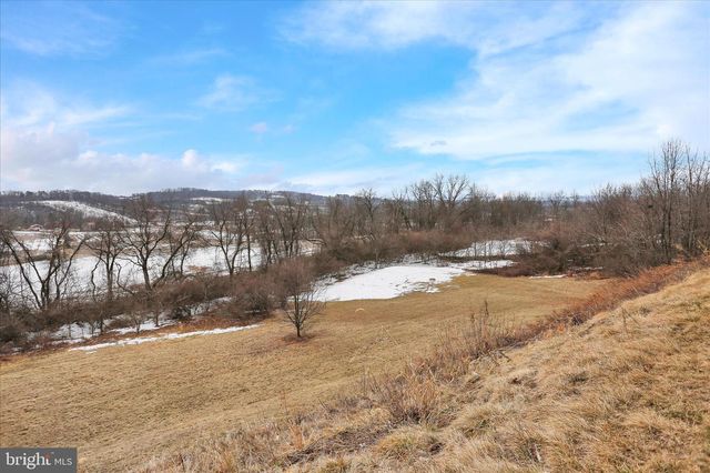 128 ROBBY DR, Leesport, PA 19533